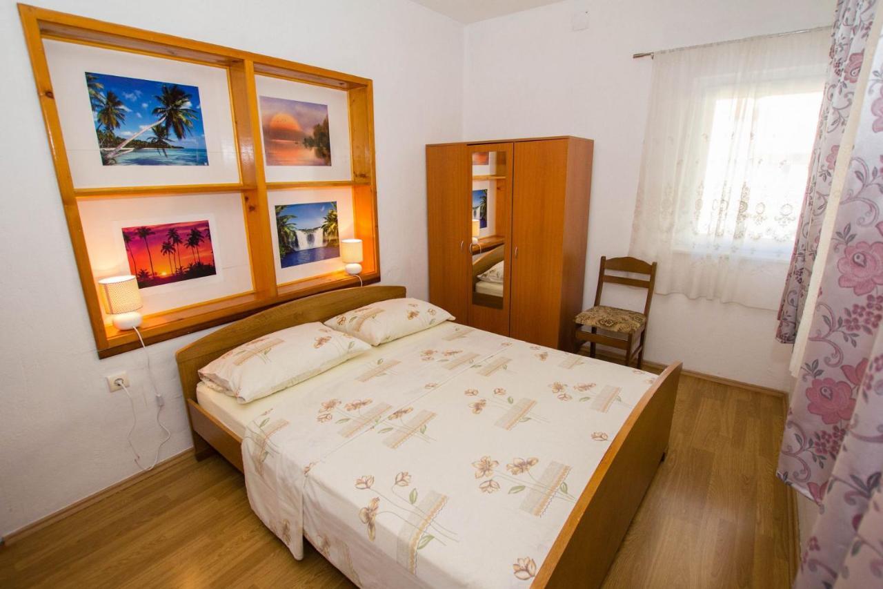 Apartments David - 20M From The Beach With Parking Trogir Kültér fotó