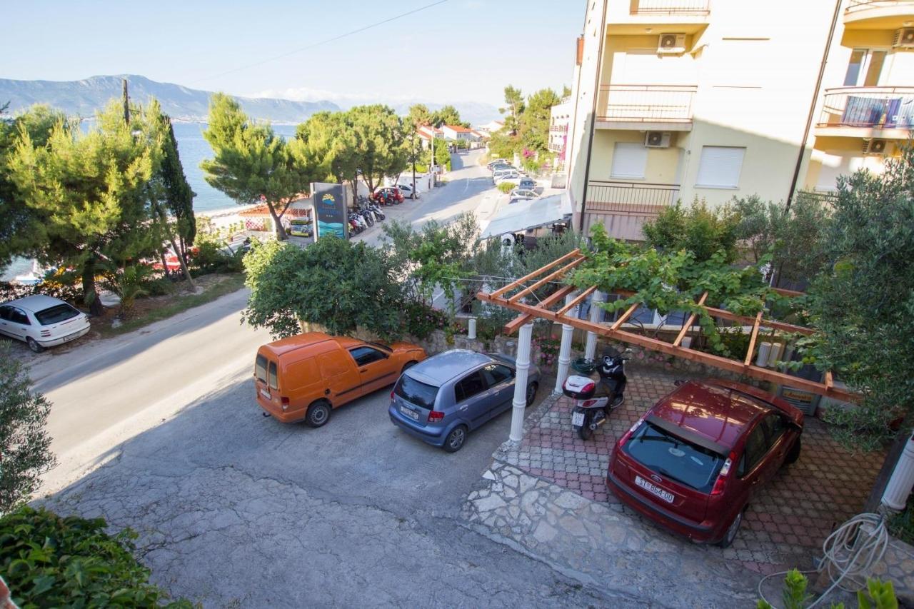 Apartments David - 20M From The Beach With Parking Trogir Kültér fotó