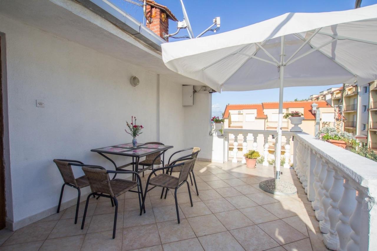 Apartments David - 20M From The Beach With Parking Trogir Kültér fotó