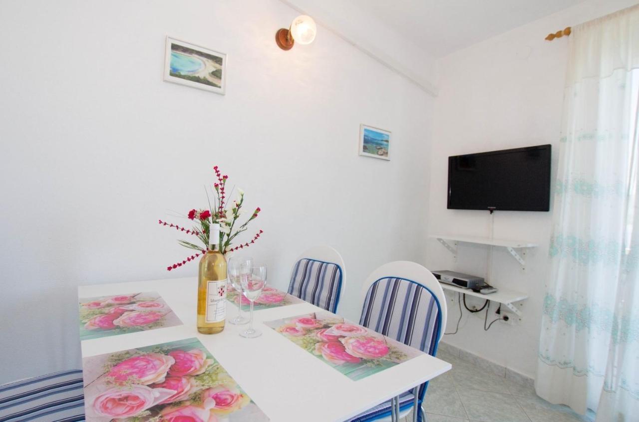 Apartments David - 20M From The Beach With Parking Trogir Kültér fotó